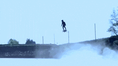 在光速進(jìn)步中的科技水平進(jìn)行對傳統(tǒng)理念的顛覆革命下，碳纖維將會像&ldquo;老前輩&rdquo;鋼鐵一樣得到廣泛的應(yīng)用，走入千千萬萬平民百姓的家