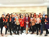 你問(wèn)我愛(ài)你有多深，紅包代表我的心！——三八女神節(jié)快樂(lè)！