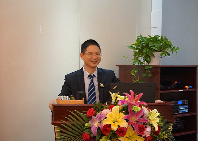 在此次季度會(huì)上，我們敬愛(ài)的賴董的一番主題為&ldquo;接地氣，干實(shí)事，求蛻變&rdquo;的演講鏗鏘有力振奮人心