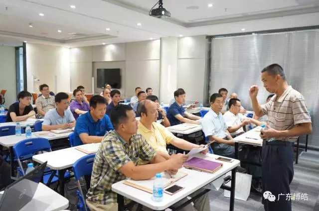 主講&mdash;&mdash;原中國玻璃鋼協(xié)會技術(shù)研修的模具制作特聘講師、廣東博皓復(fù)合材料有限公司復(fù)合材料應(yīng)用技術(shù)總顧問譚永枝老師